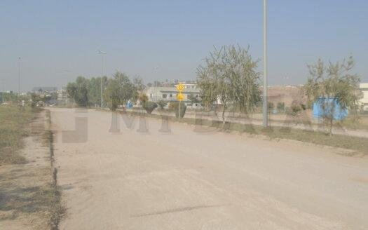 1K Level 5th Avenue Plot solid ground DHA 5.