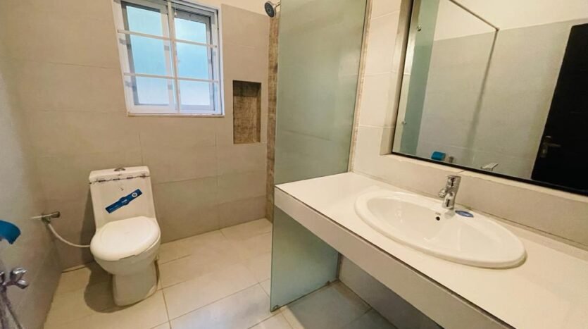 1 Kanal Slightly Used House in Dha 2
