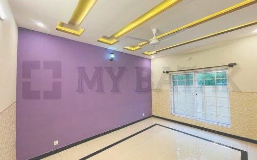 1 Kanal Slightly Used House in Dha 2.